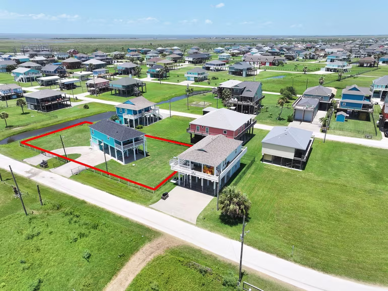 Photo 3 of 928 Olive Drive, Crystal Beach, TX