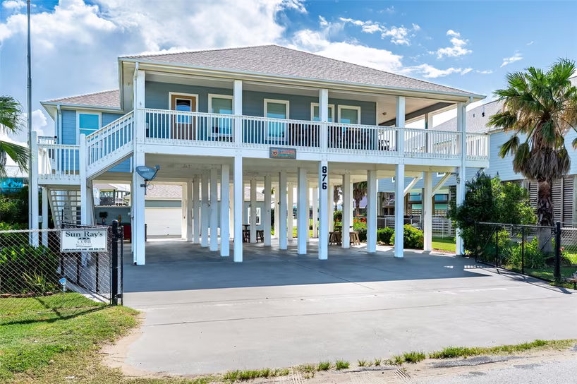 Photo 2 of 876 Kahla Drive, Crystal Beach, TX