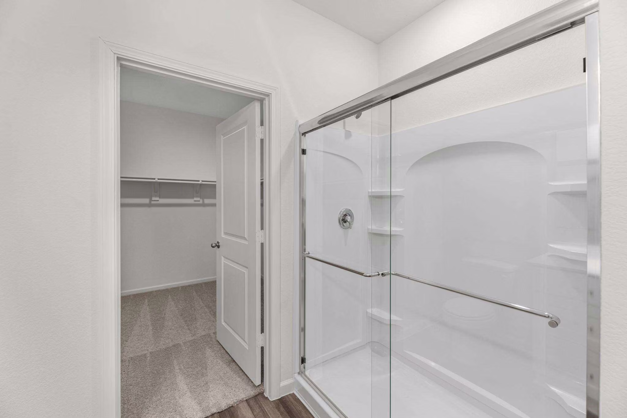 Photo 7 of 3215 Diamond View Lane, Angleton, TX