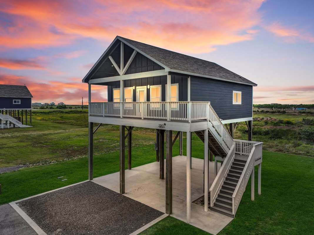 Photo of 1041 Sunset Circle W, Crystal Beach, TX 77650