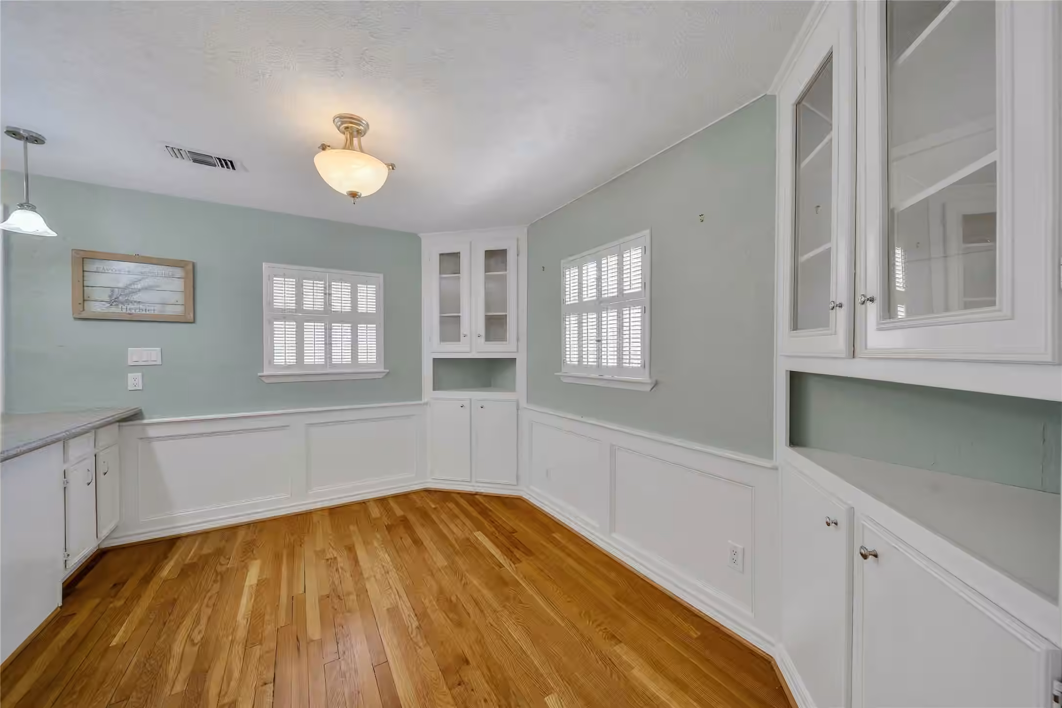 Photo 7 of 1583 Sue Barnett Drive, Houston, TX