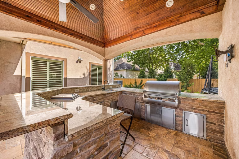 Photo 4 of 1711 Oak Shade Drive, Sugar Land, TX