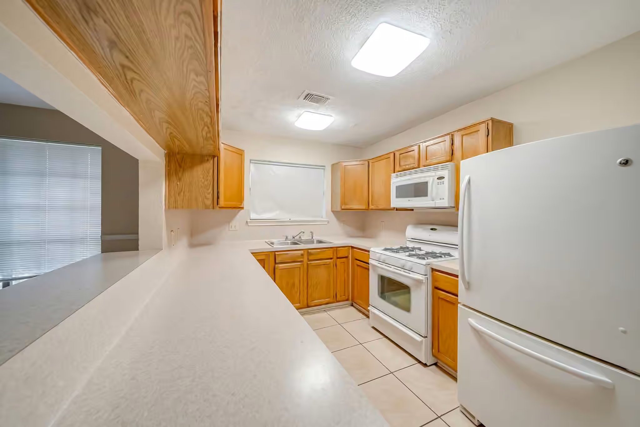 Photo 3 of 3812 Redbud Drive, La Porte, TX