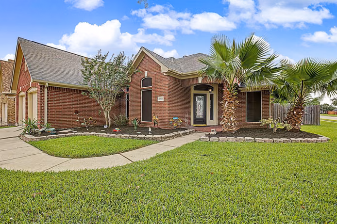 Photo 2 of 10943 Spruce Drive N, La Porte, TX