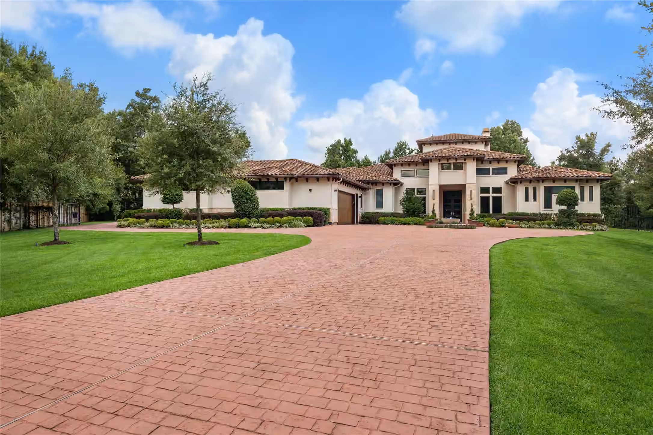 Photo 2 of 25901 Haven Lake Drive, Tomball, TX