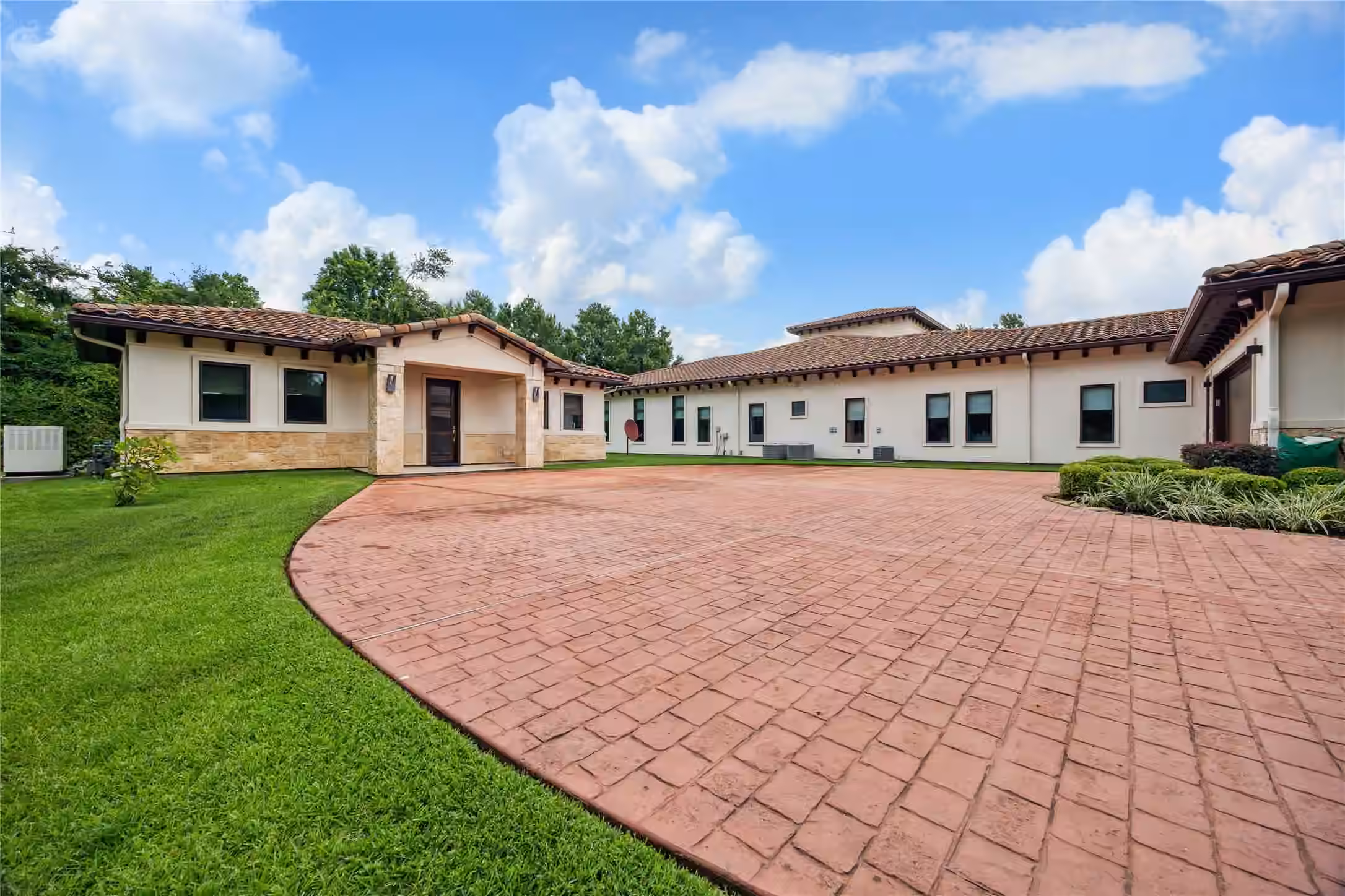 Photo 3 of 25901 Haven Lake Drive, Tomball, TX