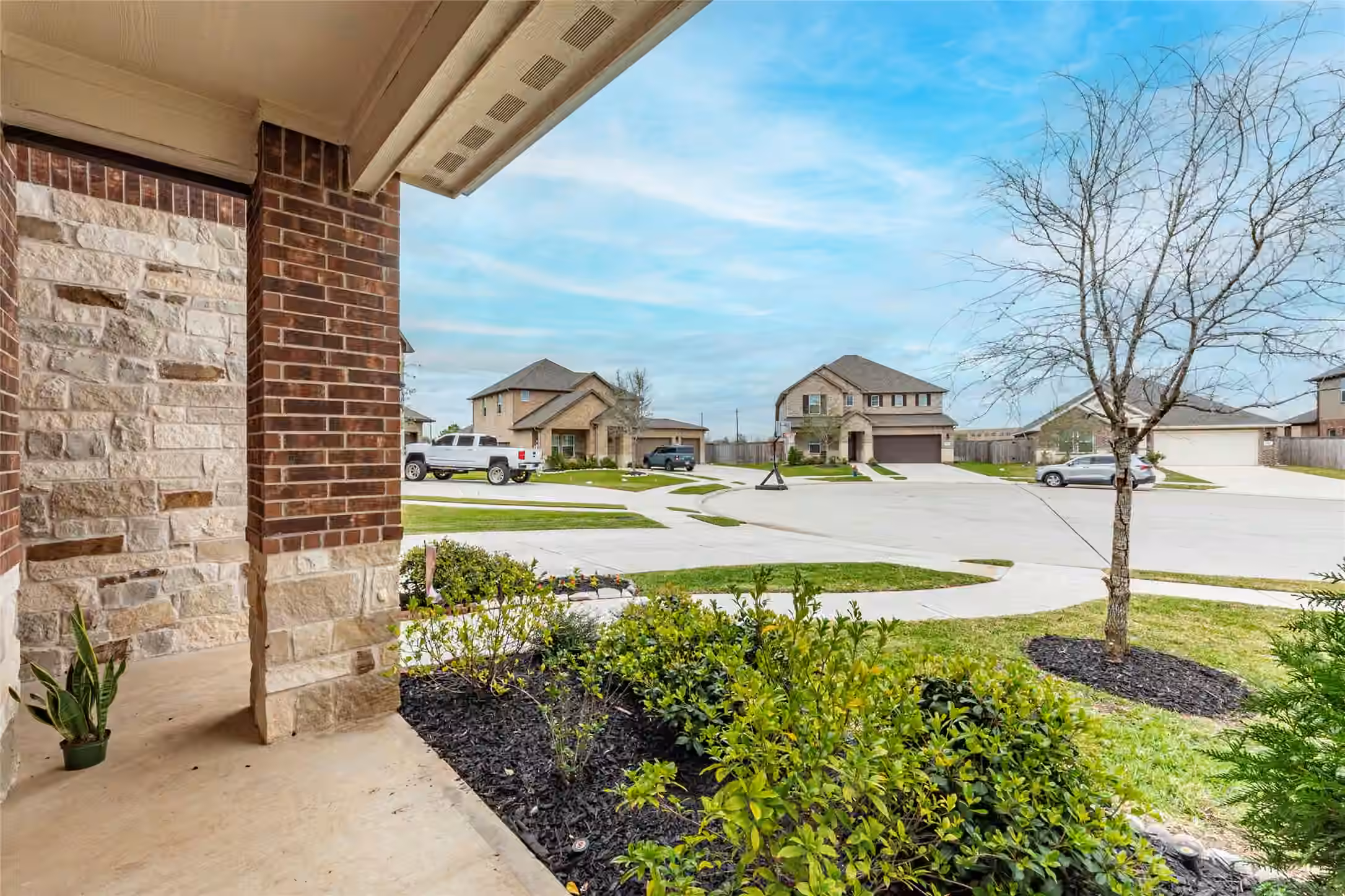 Photo 3 of 2816 Oakheath Crest Court, Pearland, TX