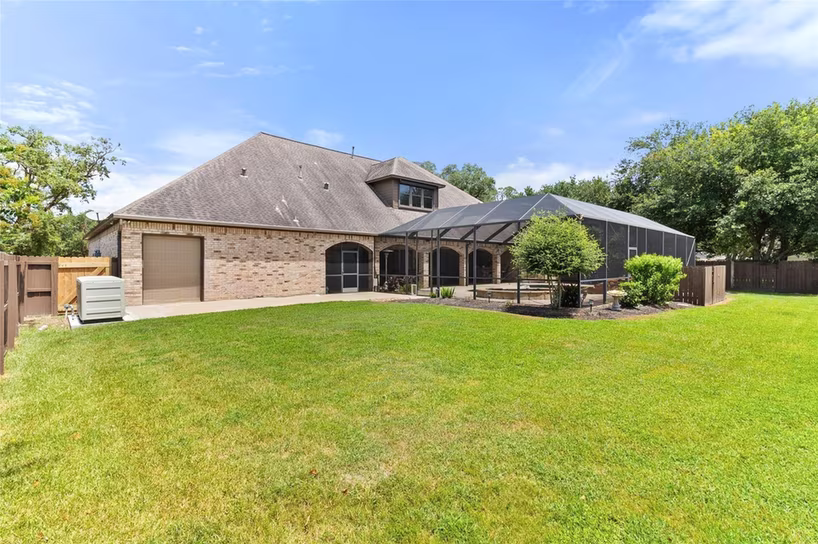 Photo 7 of 1105 Oak Park Drive, Angleton, TX