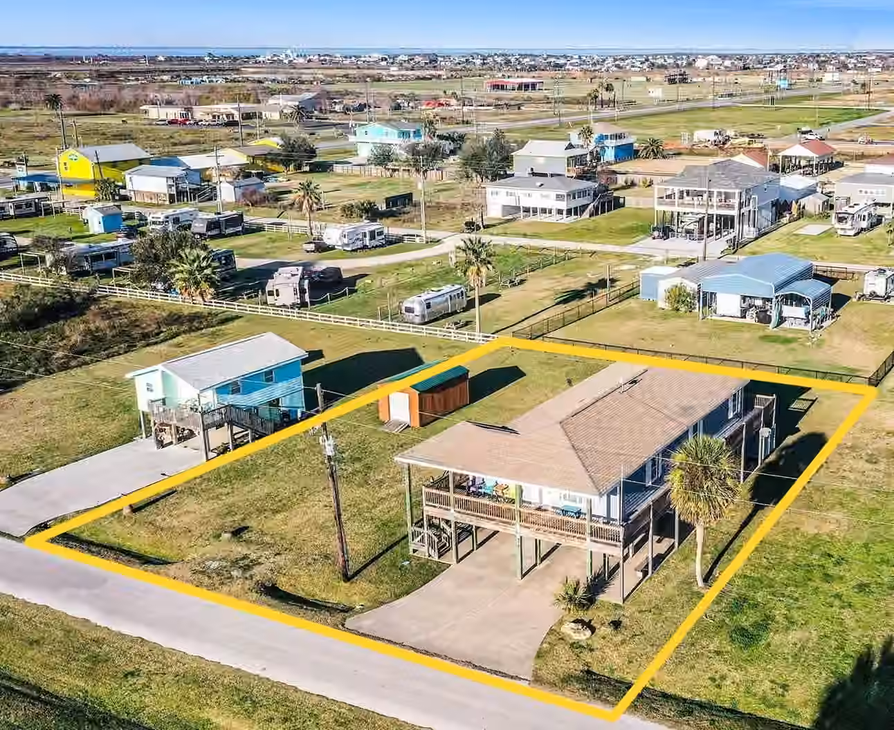 Photo of 970 Wommack Drive S, Crystal Beach, TX 77650