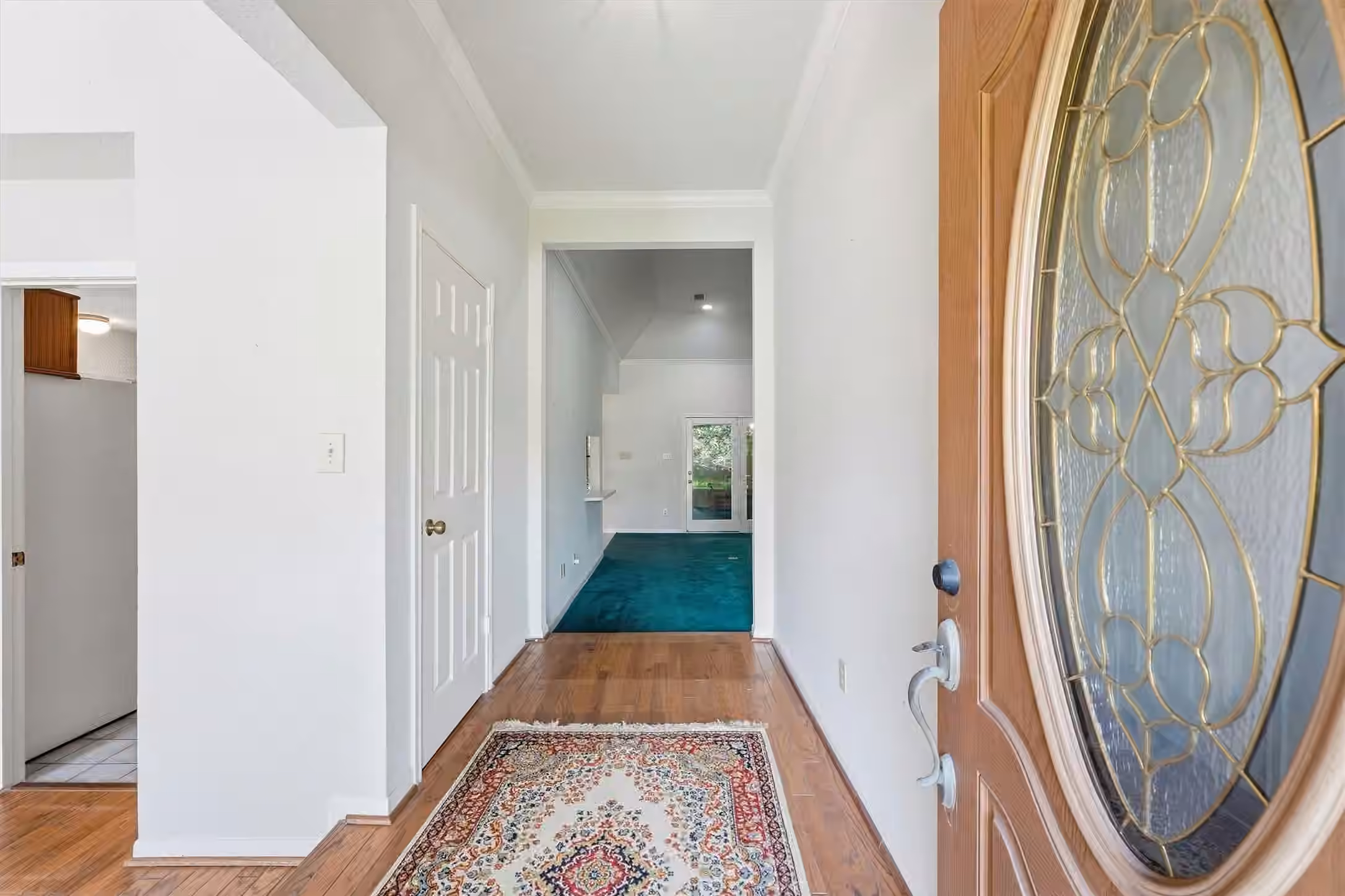 Photo 3 of 1013 Glenshannon Avenue, Friendswood, TX