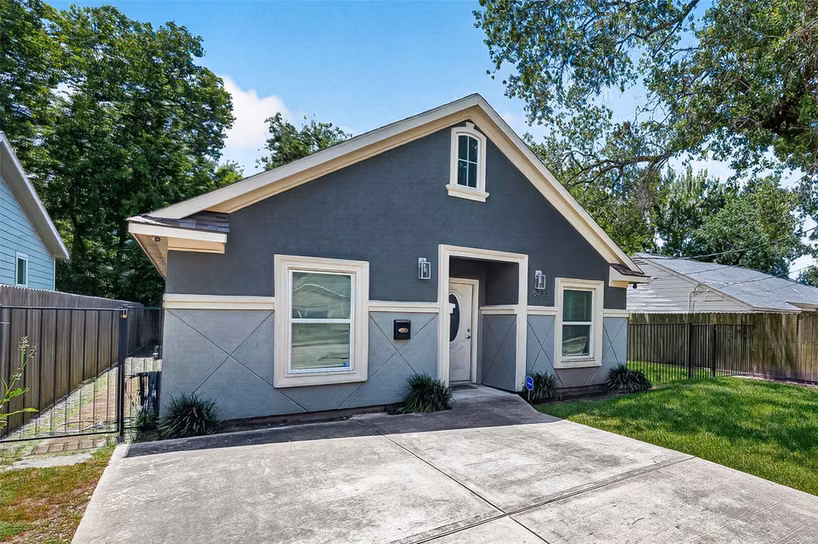 Photo 3 of 6733 Goforth Street, Houston, TX