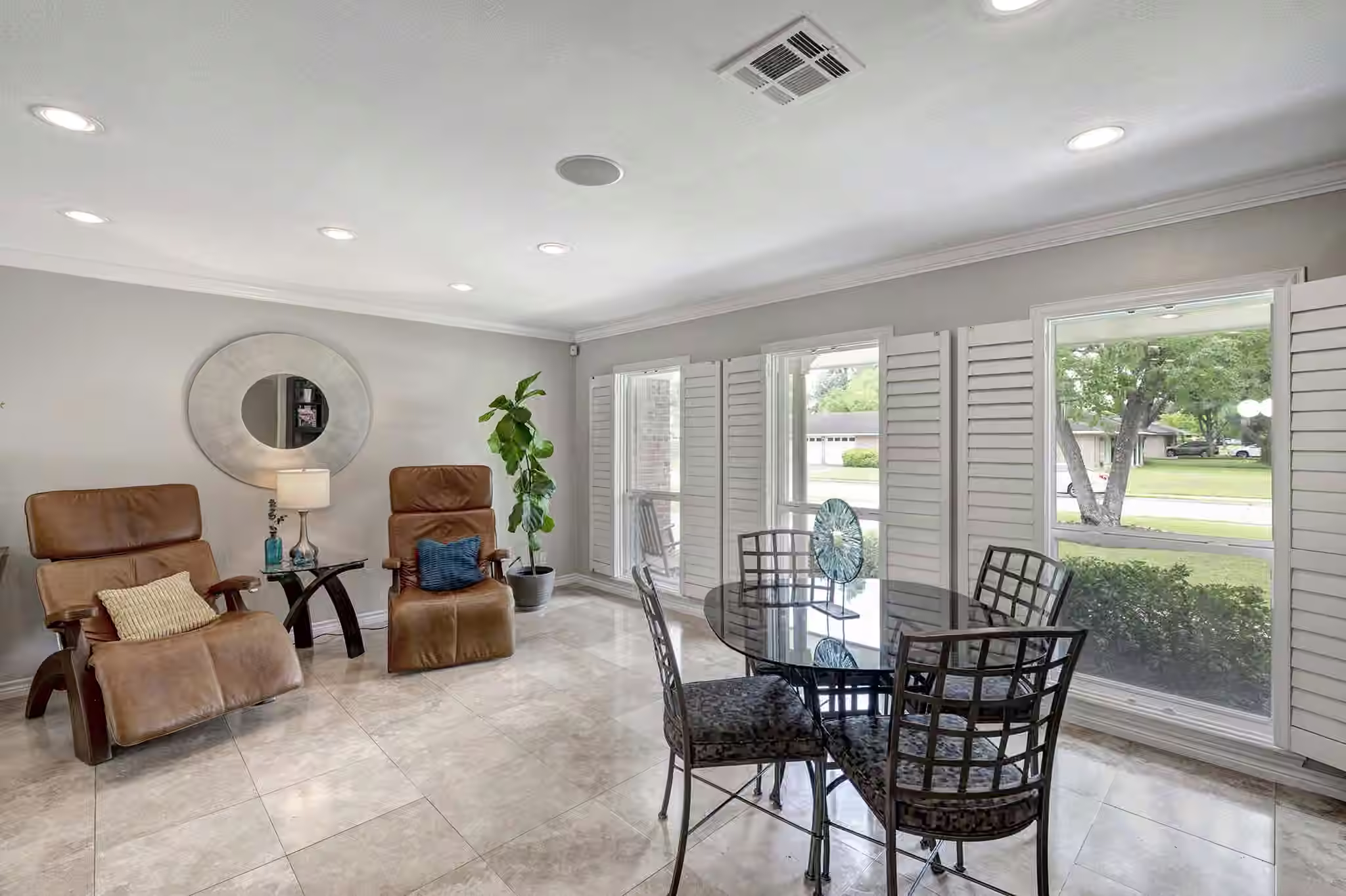 Photo 2 of 1111 Clovis Road, Houston, TX