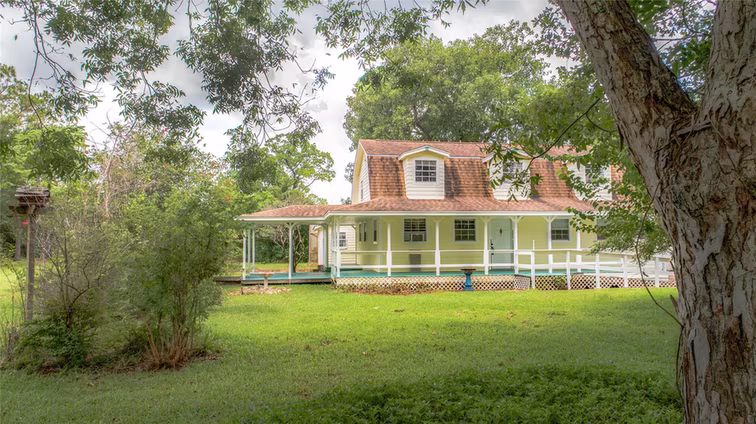 Photo 4 of 15586 County Road 436, Alvin, TX