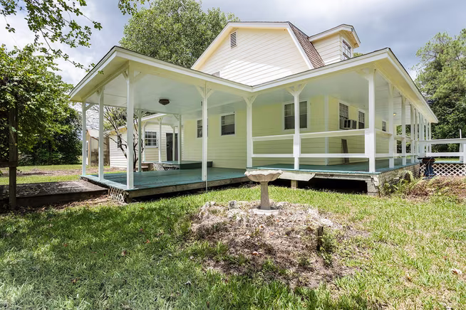 Photo 5 of 15586 County Road 436, Alvin, TX