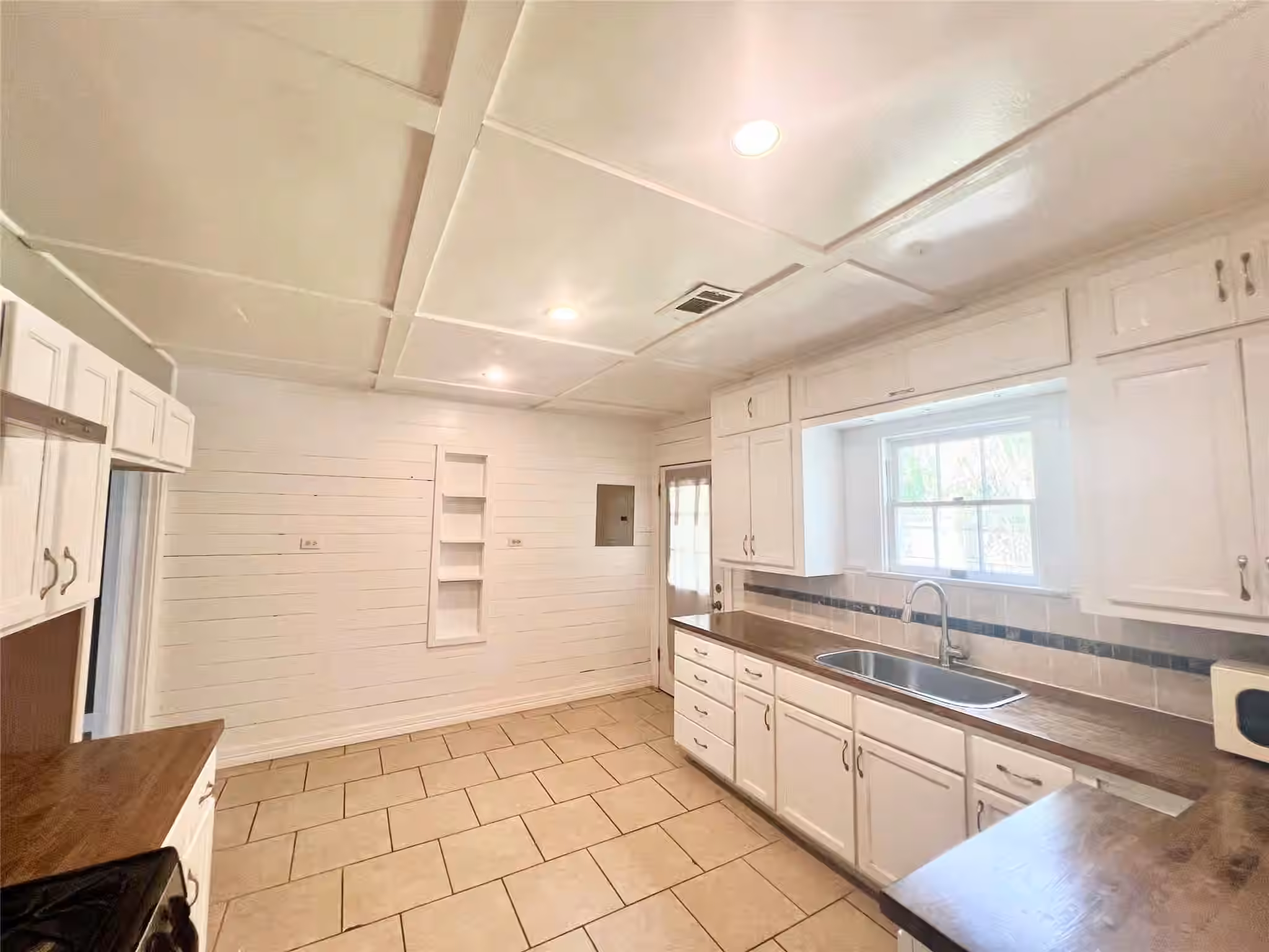 Photo 7 of 217 13th Avenue N, Texas City, TX
