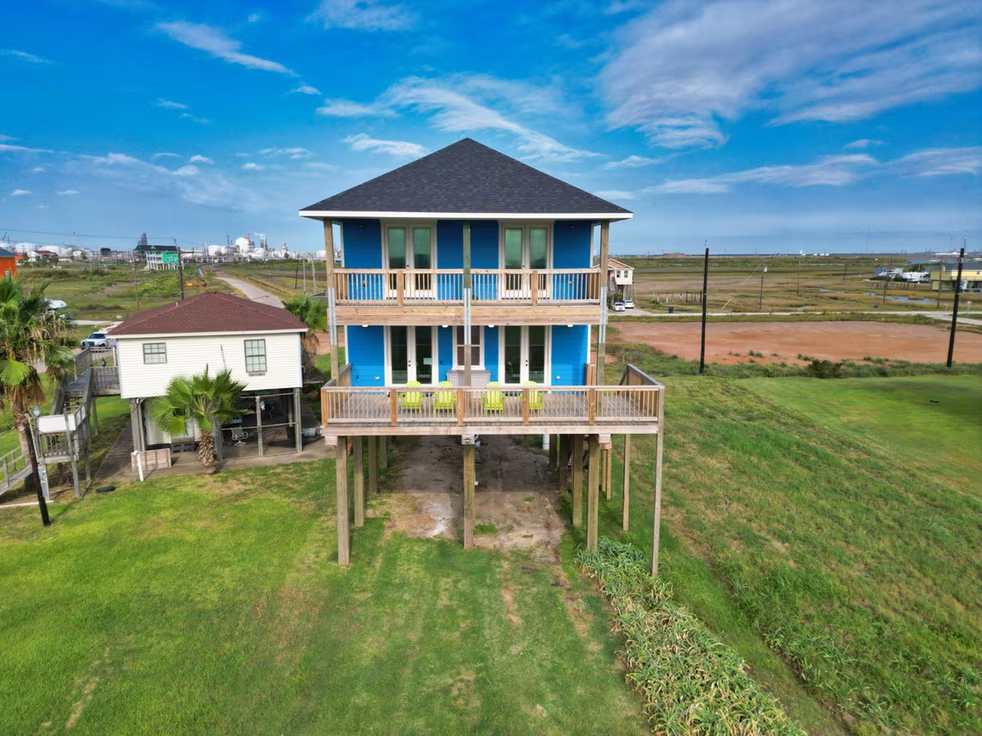 Photo 3 of 1120 Monument Drive, Surfside Beach, TX