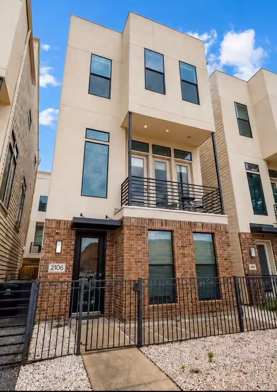Photo of 2106 Sabine Street, Houston, TX 77007