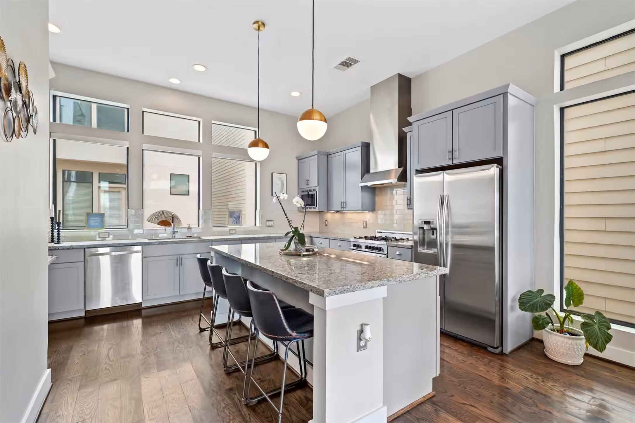 Photo 6 of 2106 Sabine Street, Houston, TX