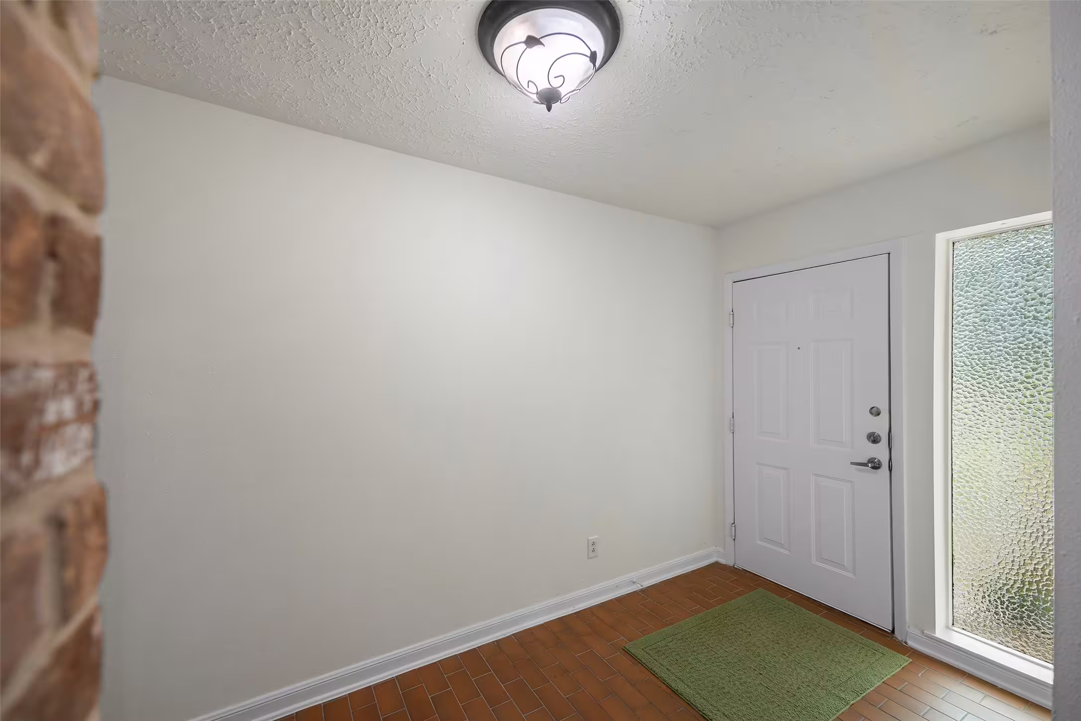 Photo 3 of 8126 Ivan Reid Drive, Houston, TX