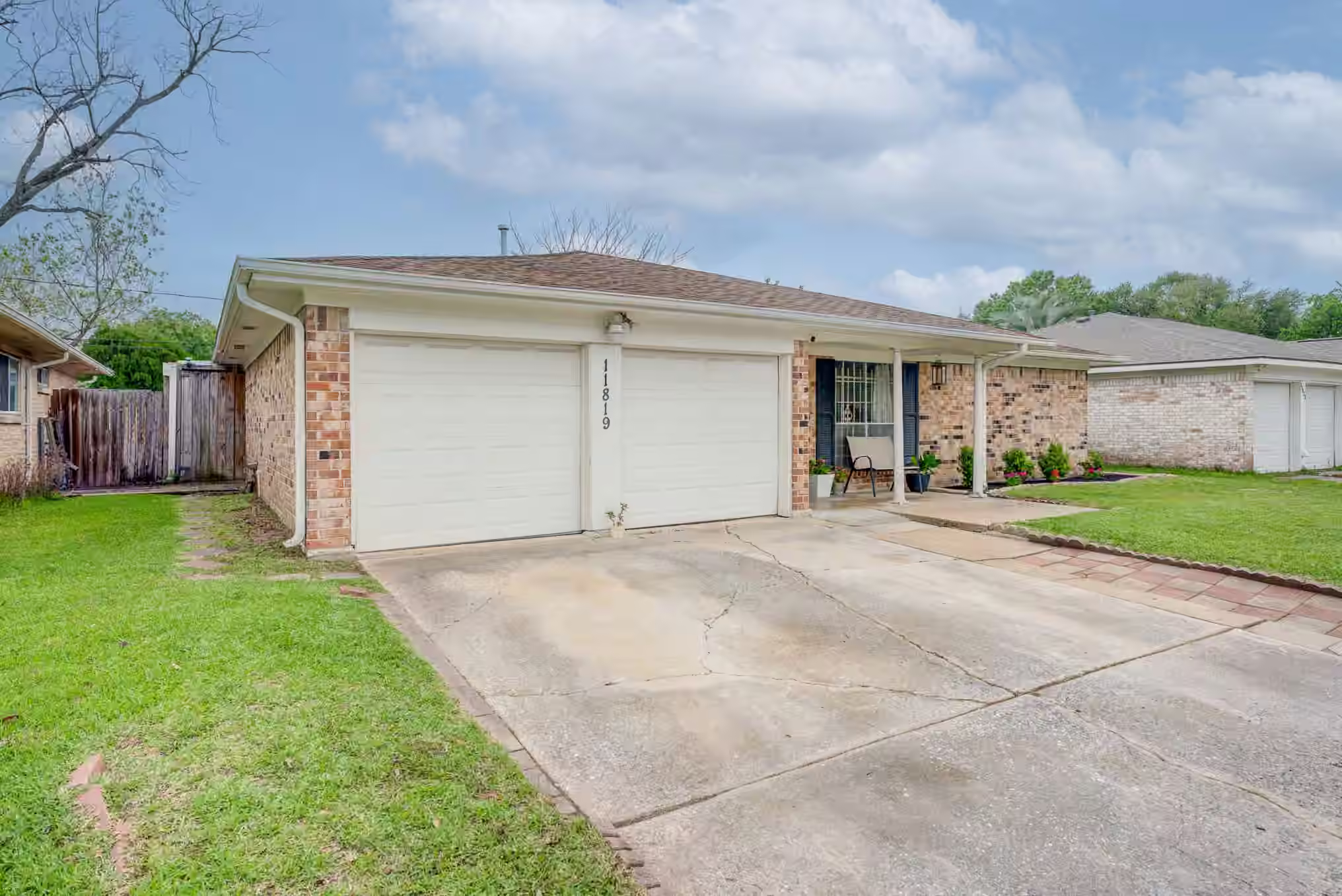 Photo 3 of 11819 S Nottingham Circle, Houston, TX