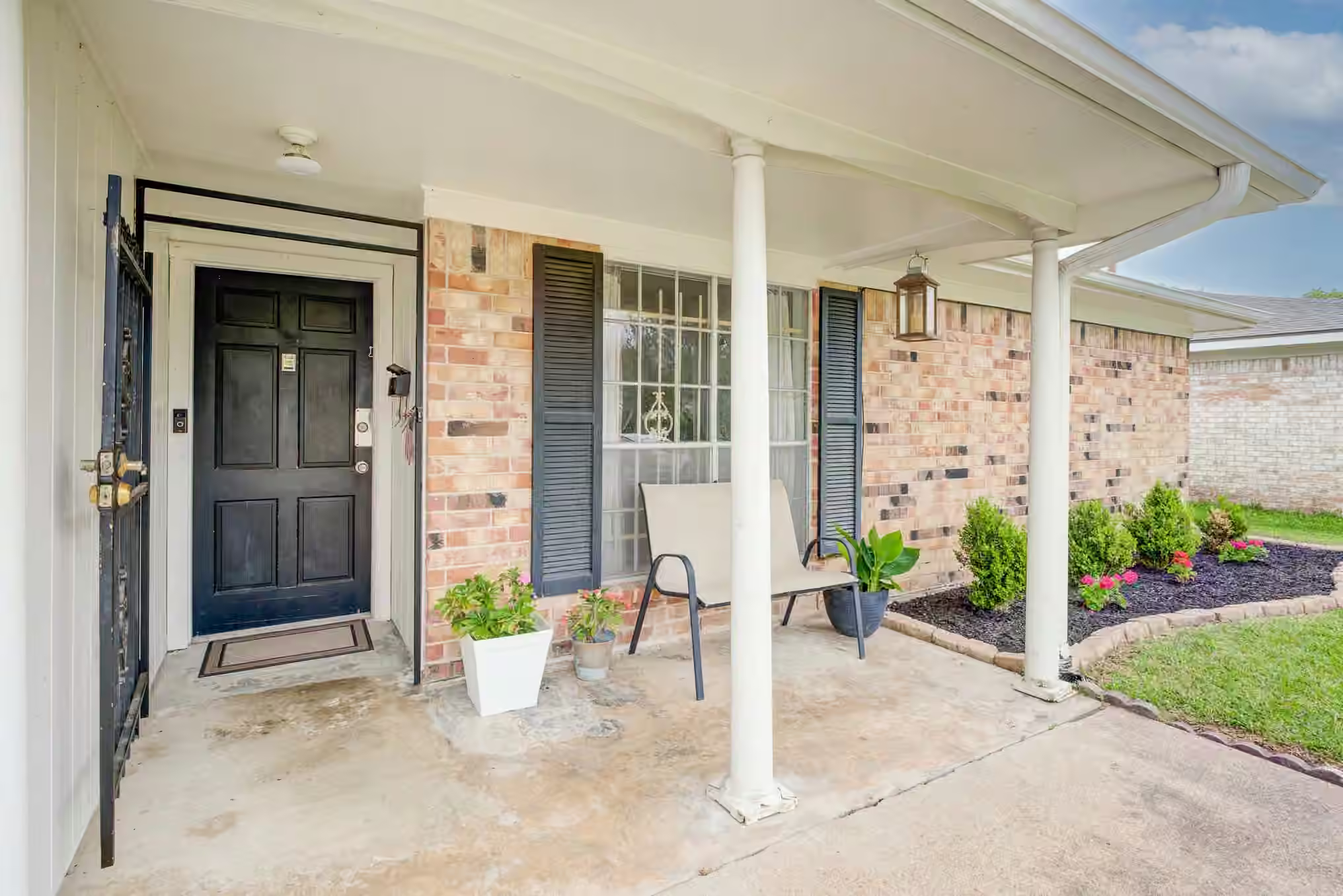 Photo 4 of 11819 S Nottingham Circle, Houston, TX