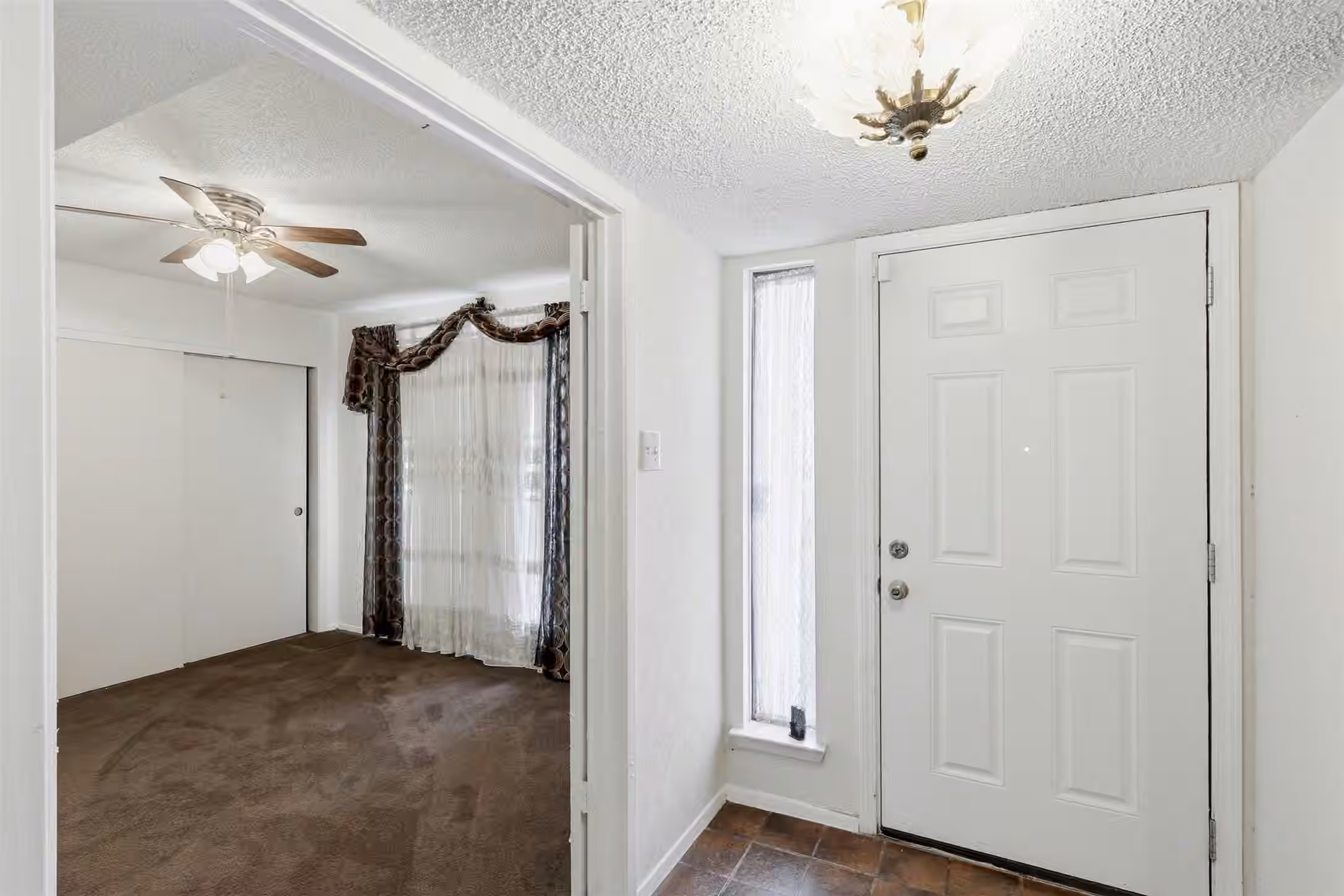 Photo 4 of 8611 Humphreys Drive, Houston, TX