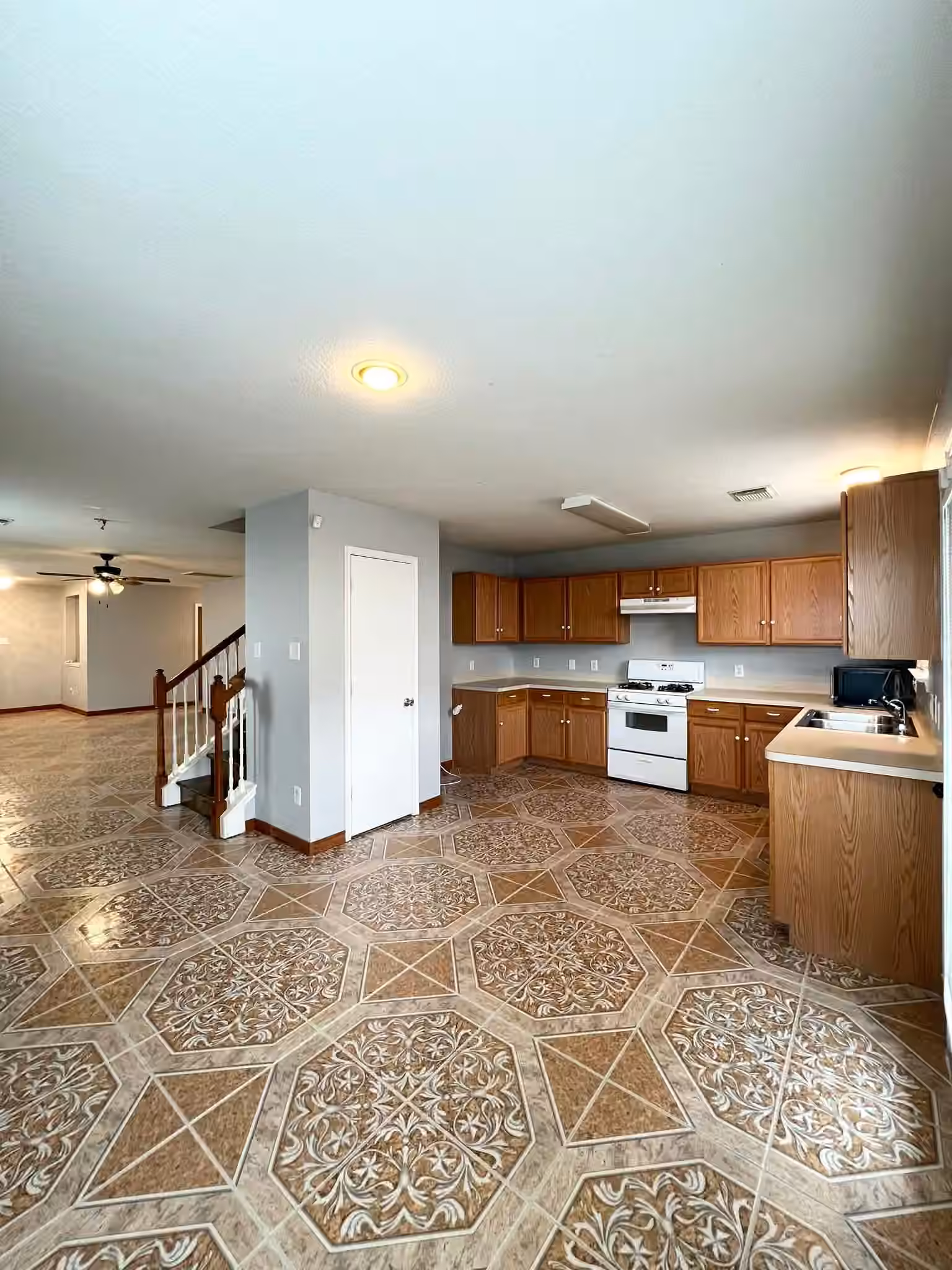 Photo 5 of 15623 Red Pine Ridge Way, Houston, TX