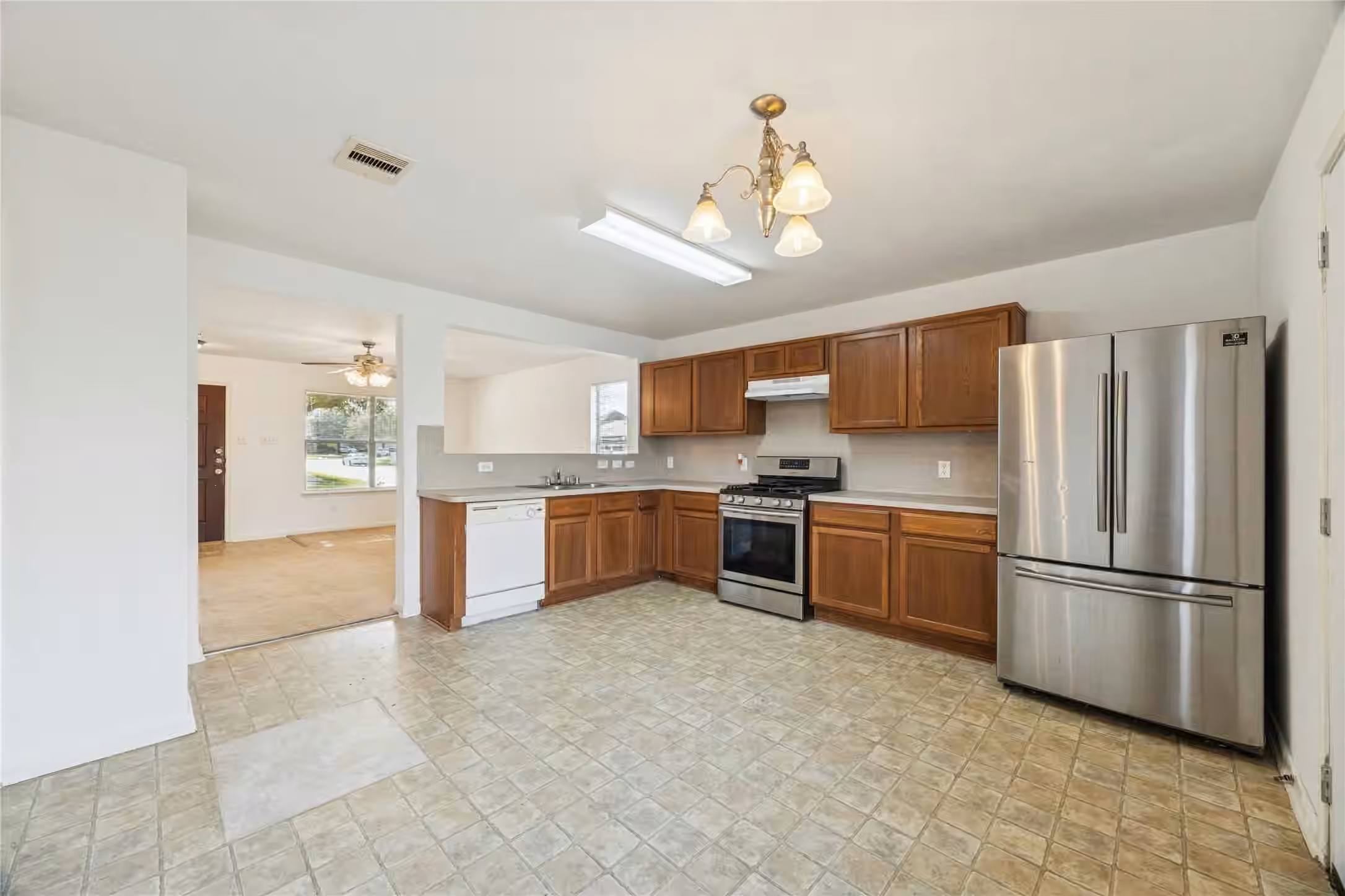Photo 6 of 18726 Remington Park Drive, Houston, TX