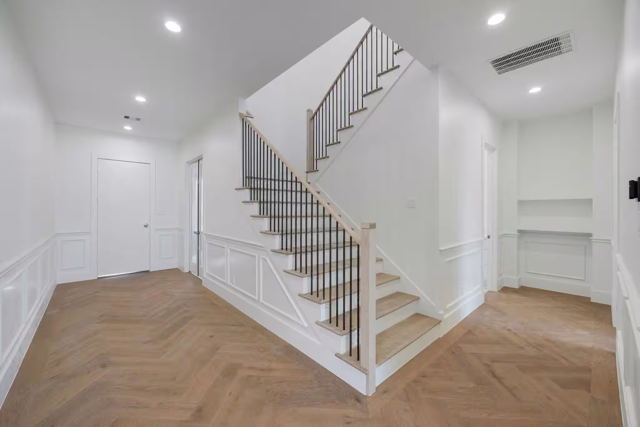 Photo 2 of 1726 Saxon Drive, Houston, TX