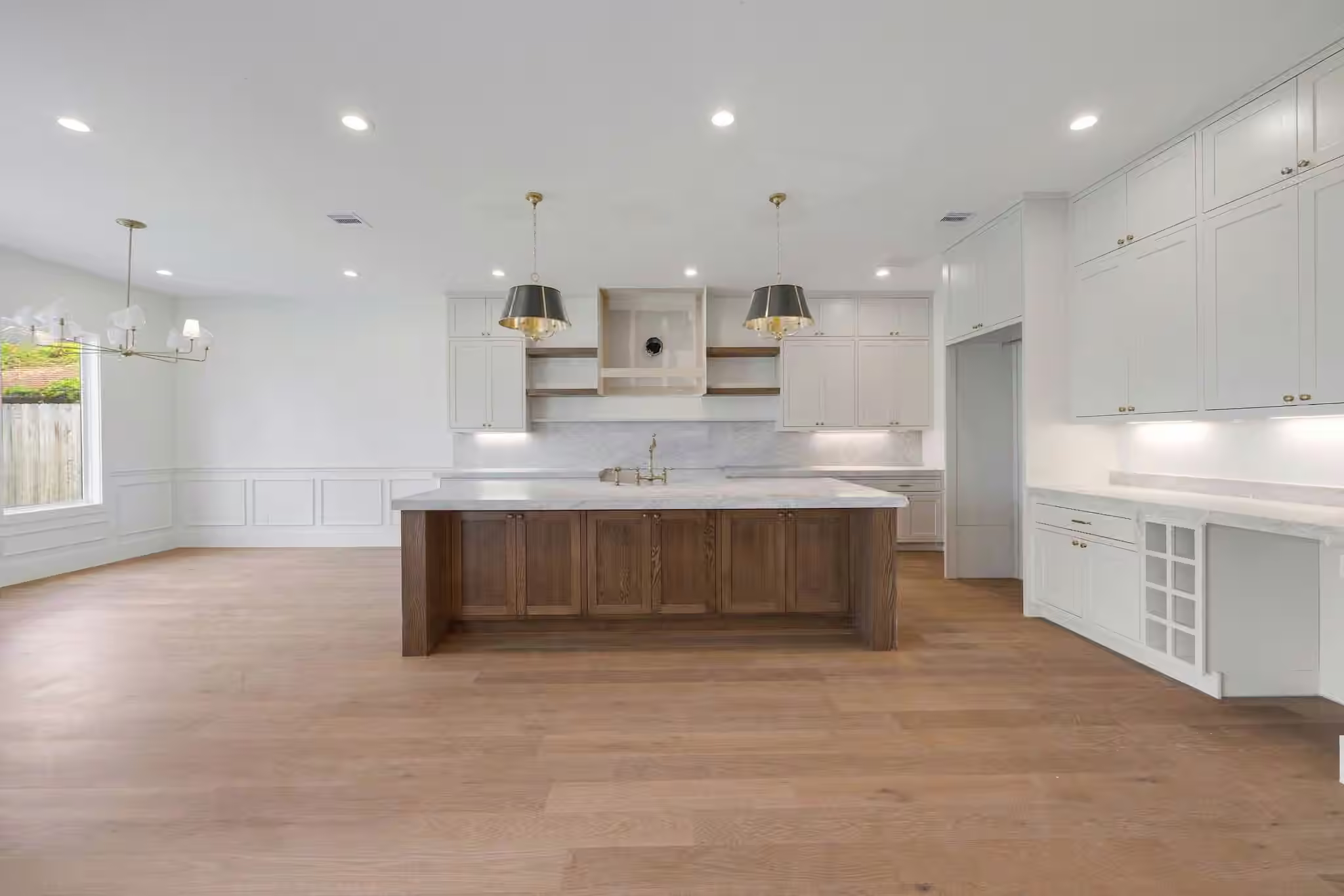 Photo 6 of 1726 Saxon Drive, Houston, TX