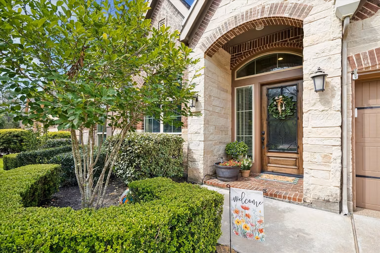 Photo 2 of 116 Wade Pointe Drive, Montgomery, TX