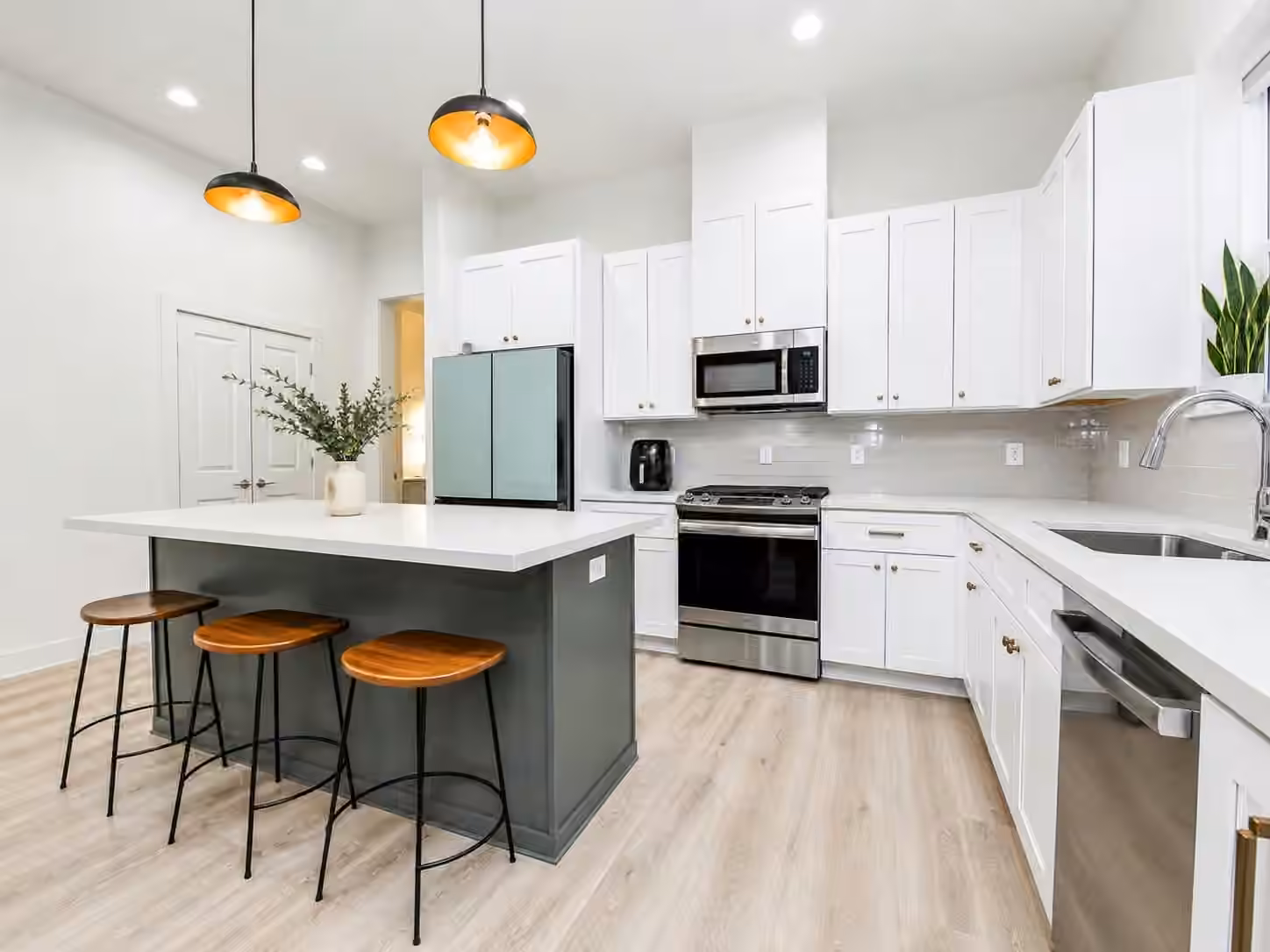 Photo 4 of 5616 Balbo Street, Houston, TX