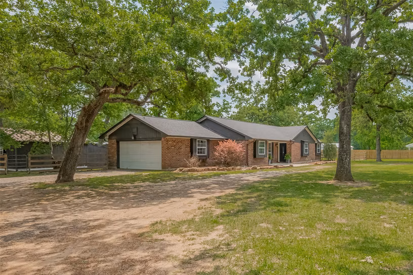 Photo 3 of 8 Riverwood Lane, Hempstead, TX