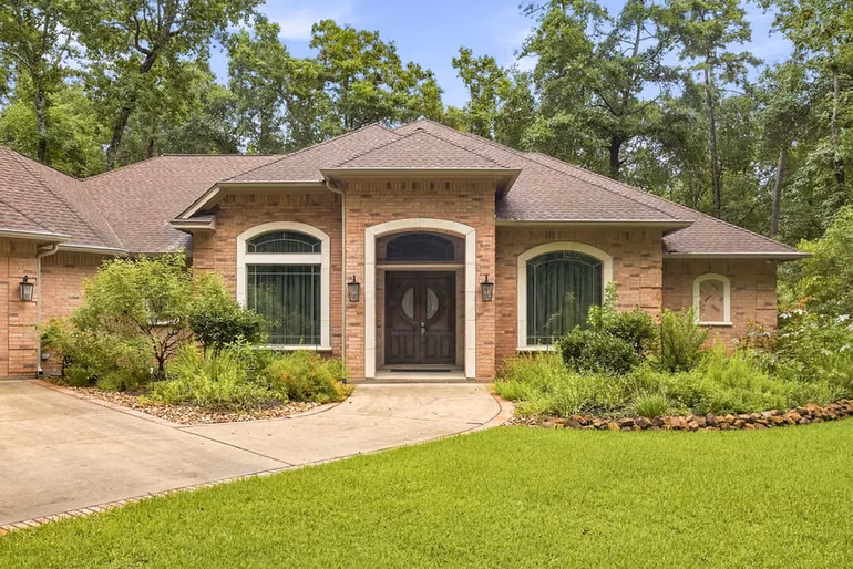 Photo 4 of 10307 Autumn Run Lane, Conroe, TX