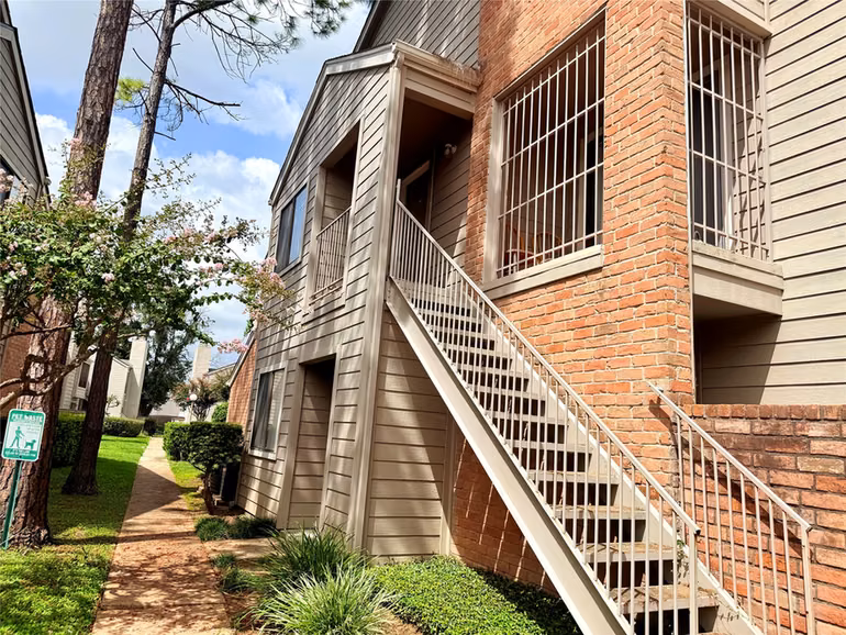 Photo of 6701 SandsPoint Dr 54, Houston, TX