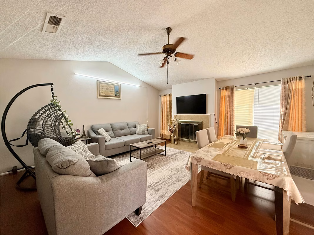 Photo 4 of 6701 SandsPoint Dr 54, Houston, TX