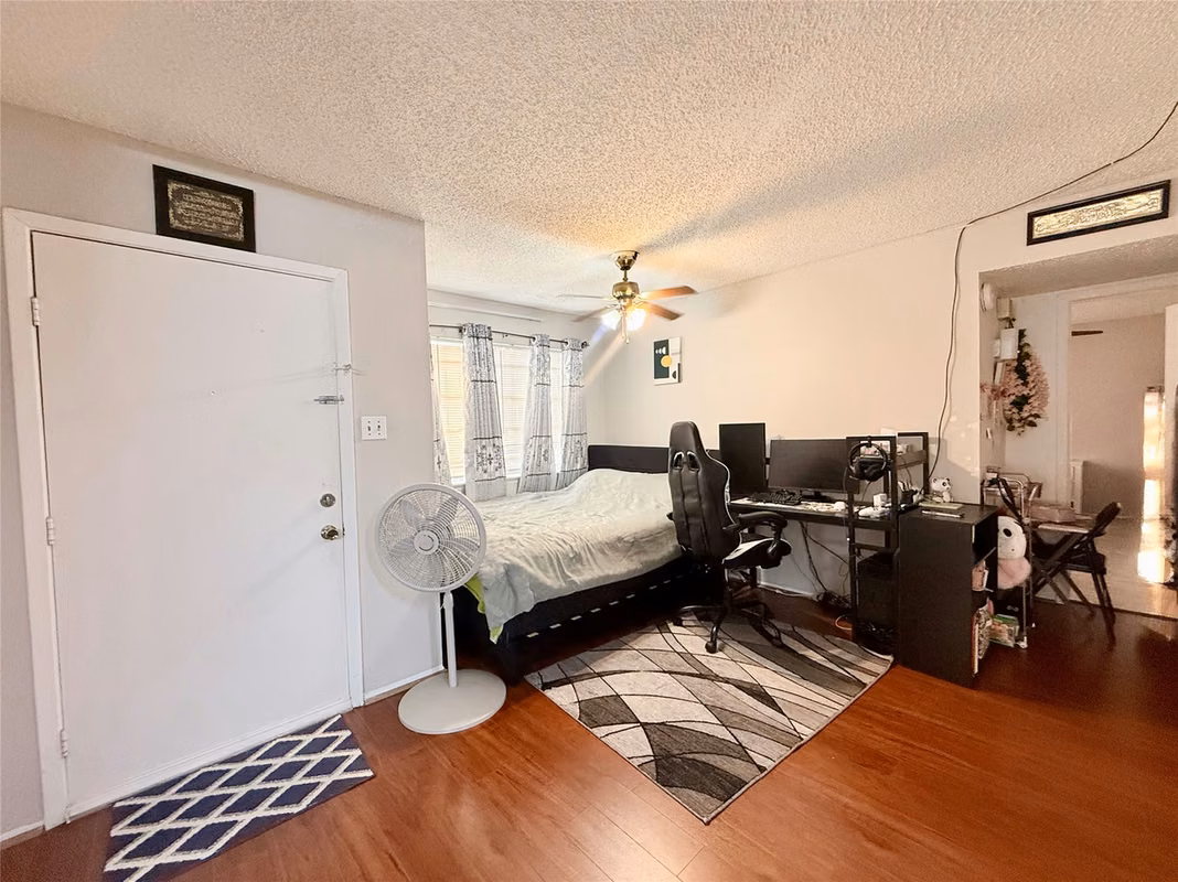 Photo 5 of 6701 SandsPoint Dr 54, Houston, TX