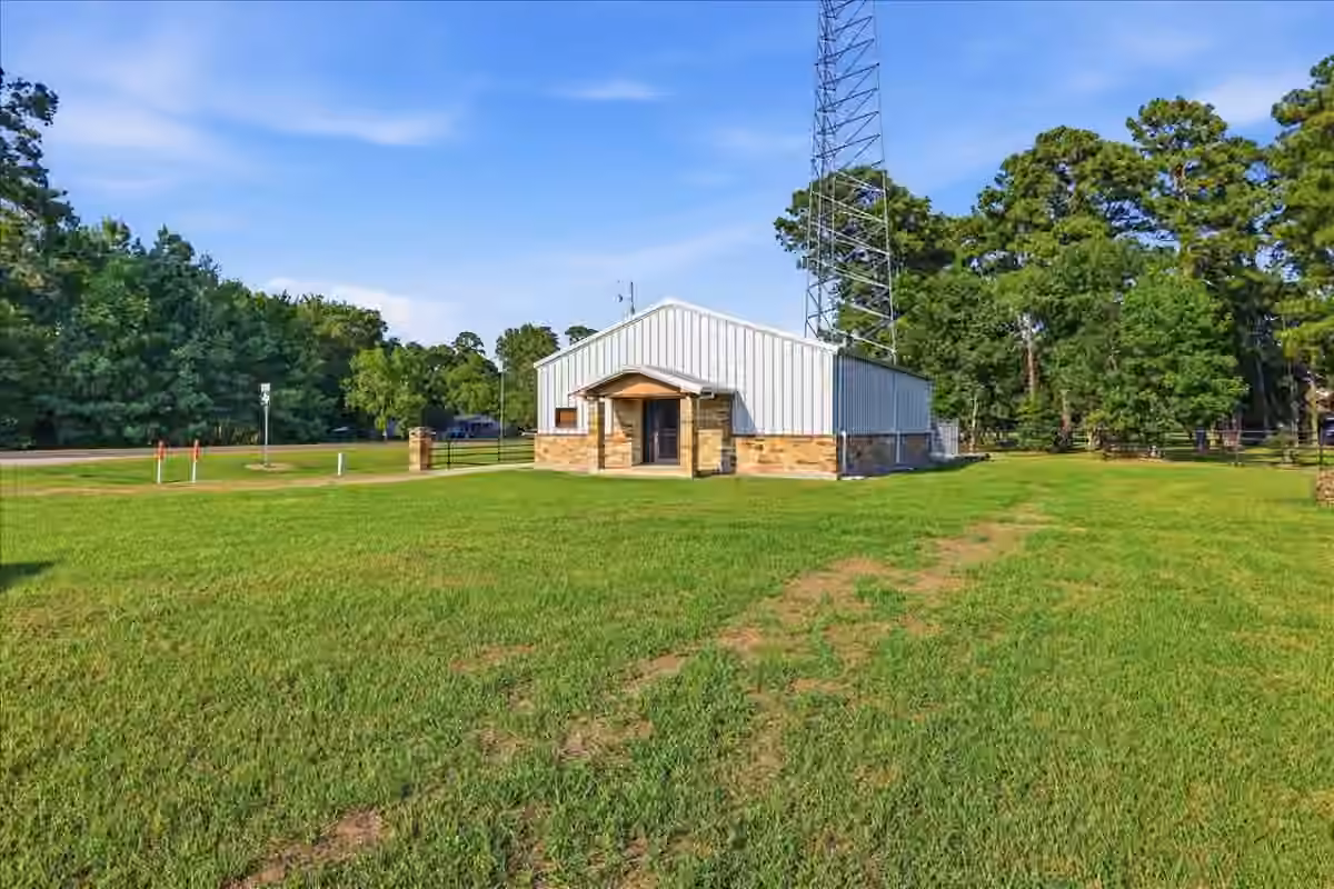 Photo 3 of 3438 Fm 563, Anahuac, TX