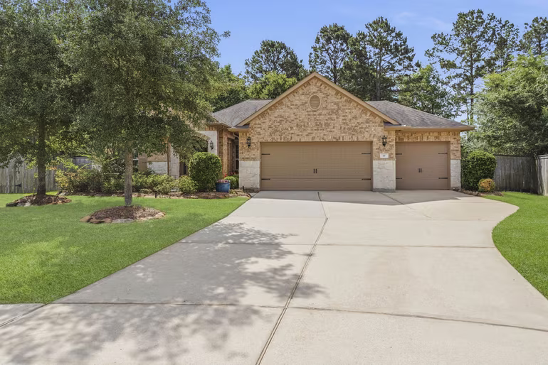 Photo 2 of 19 S Sandbells Park Lane, Montgomery, TX