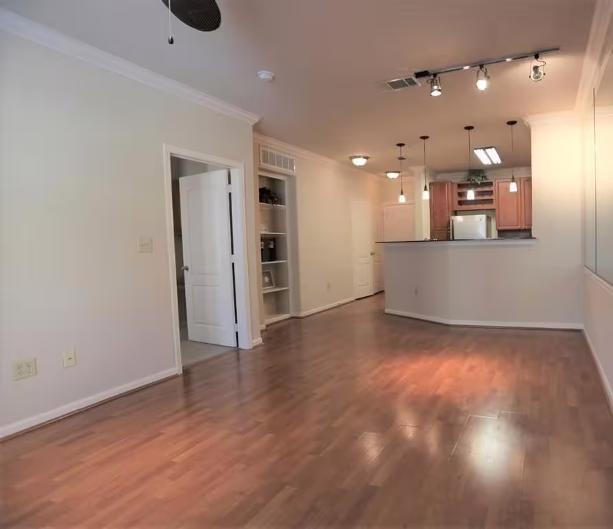 Photo 4 of 1711 Old Spanish Trail 310, Houston, TX