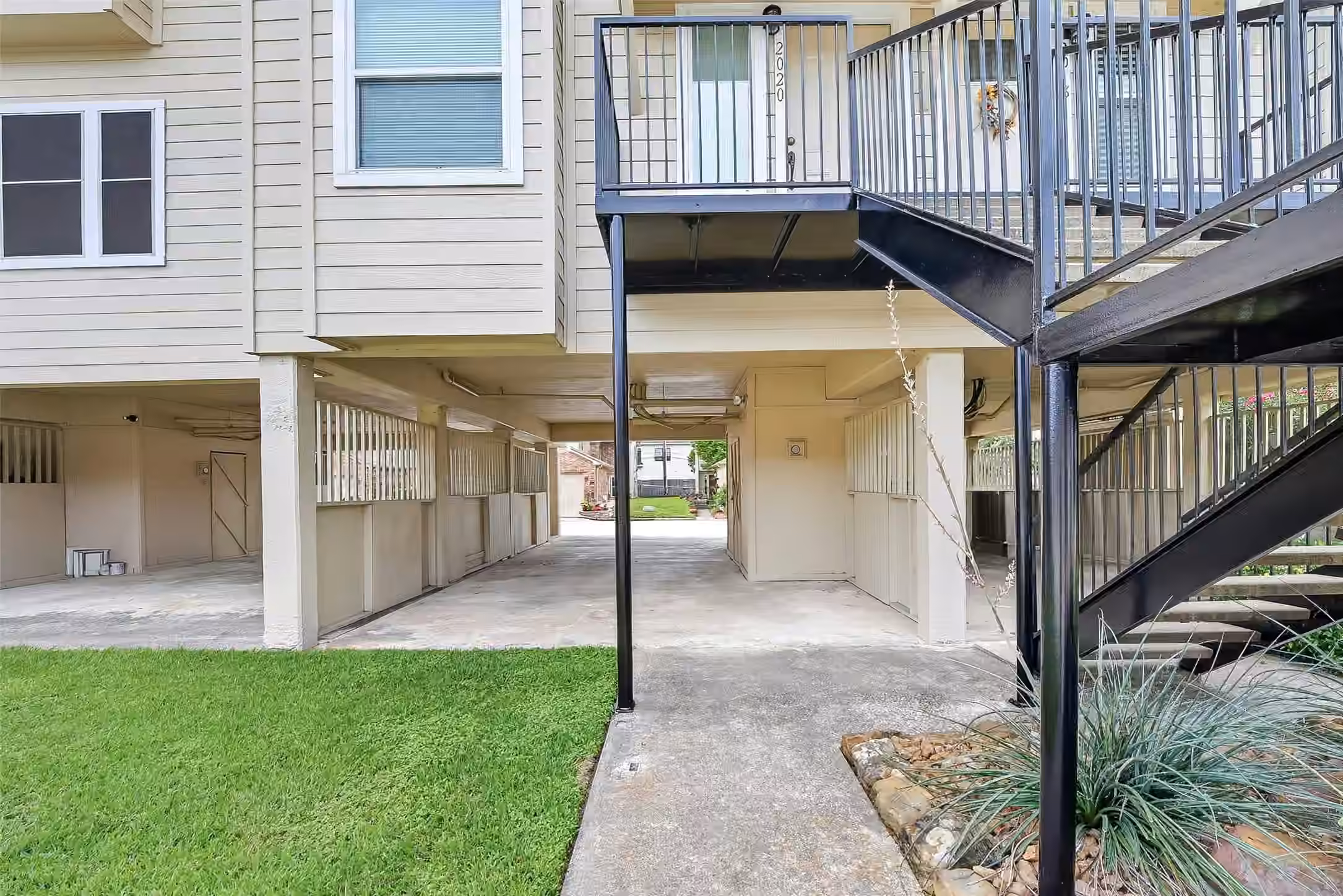 Photo 4 of 2020 Harbour Drive, Seabrook, TX