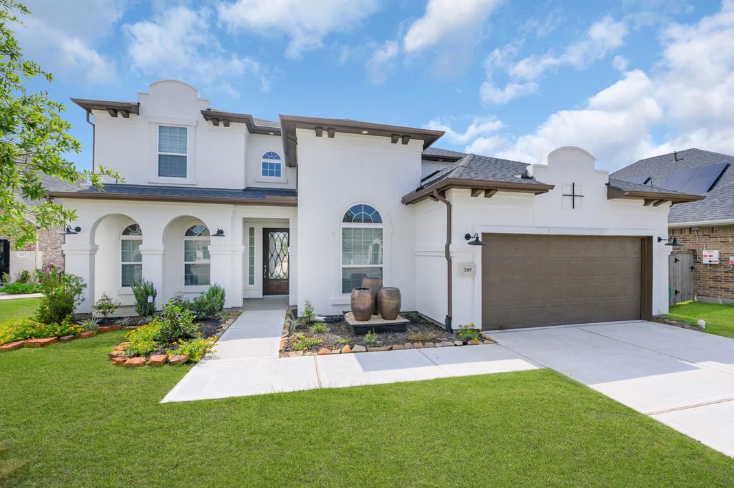 Photo of 205 Coleman Wake Lane, La Porte, TX 77571