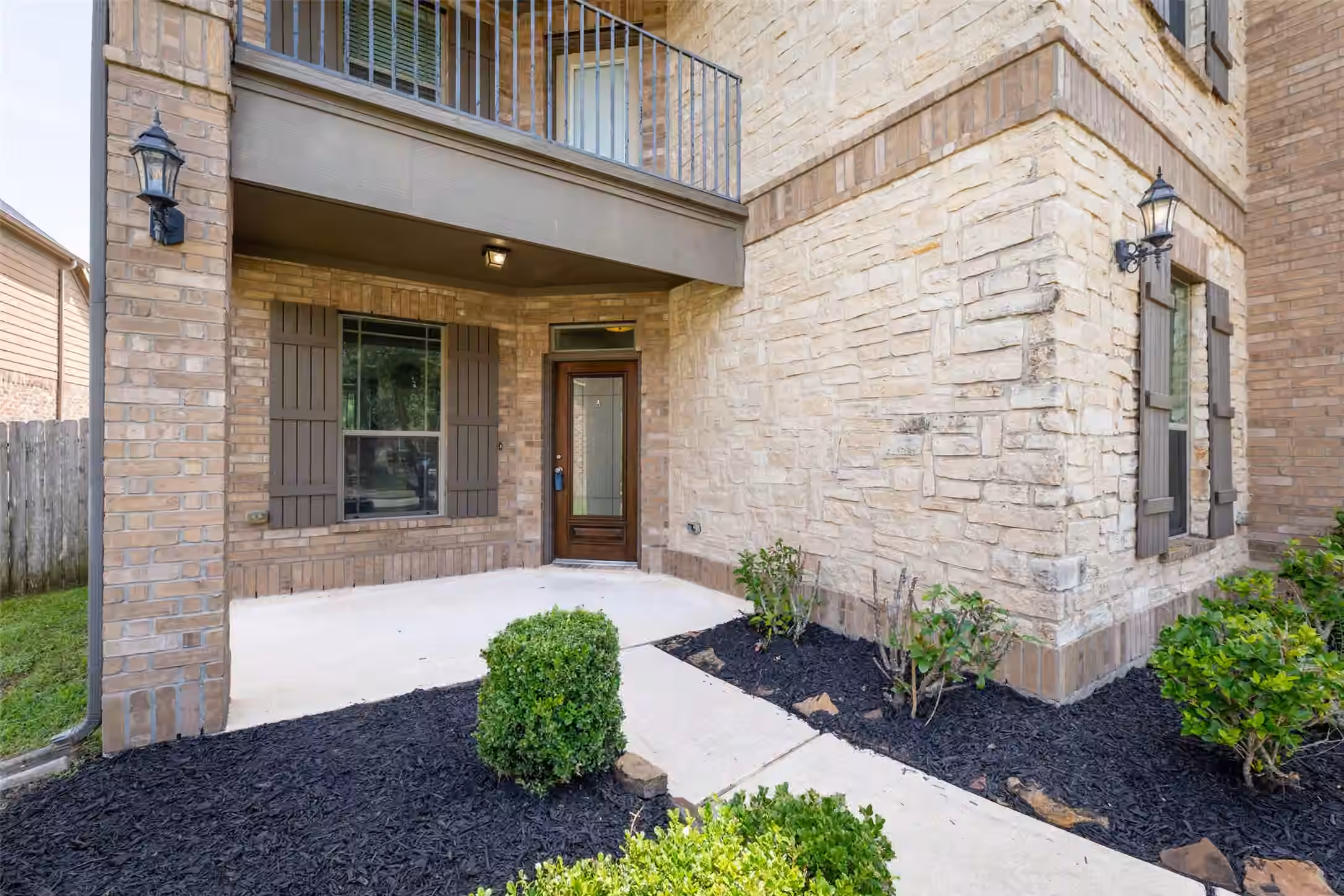 Photo 4 of 4534 Montcliff Bend Lane, Sugar Land, TX