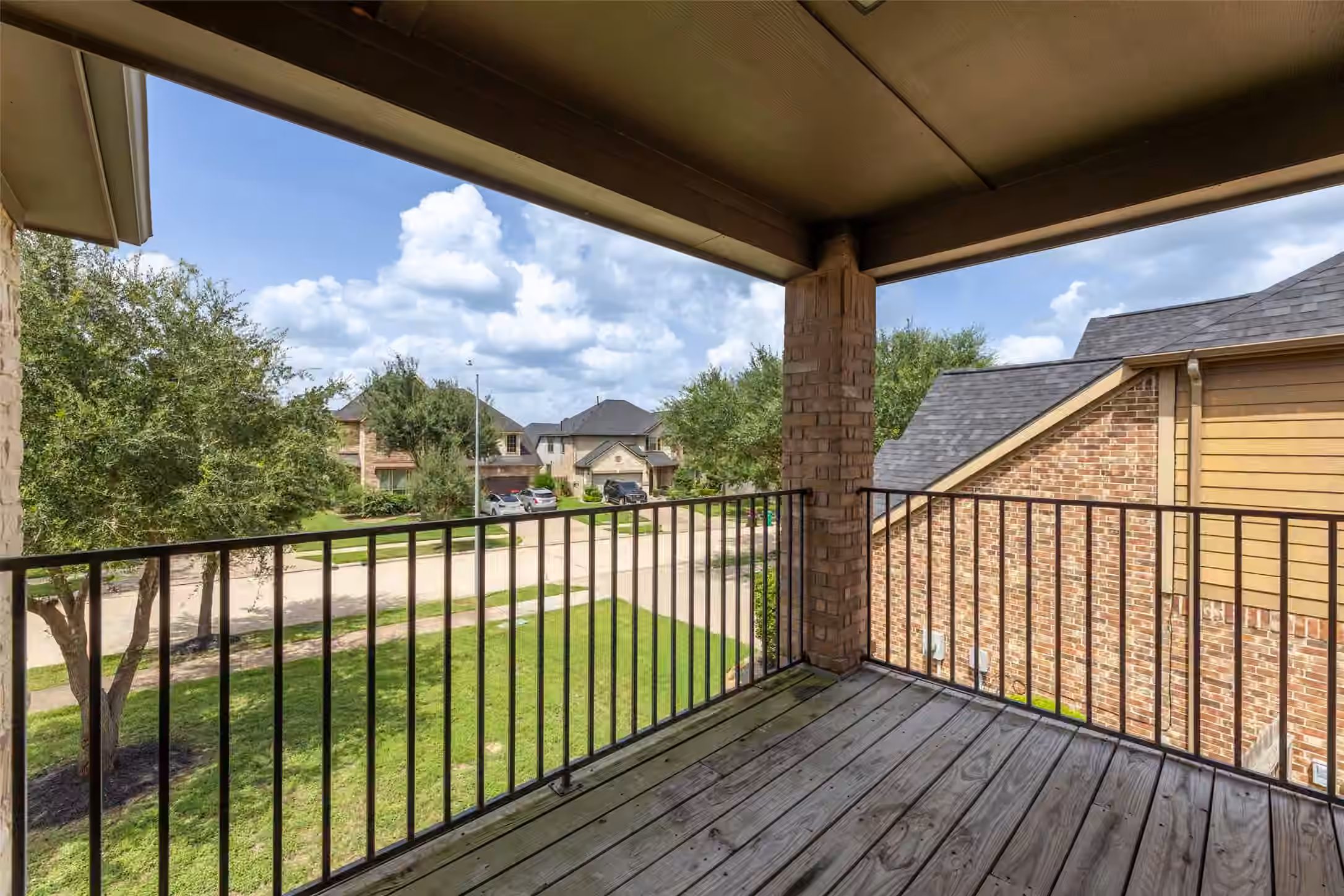 Photo 5 of 4534 Montcliff Bend Lane, Sugar Land, TX