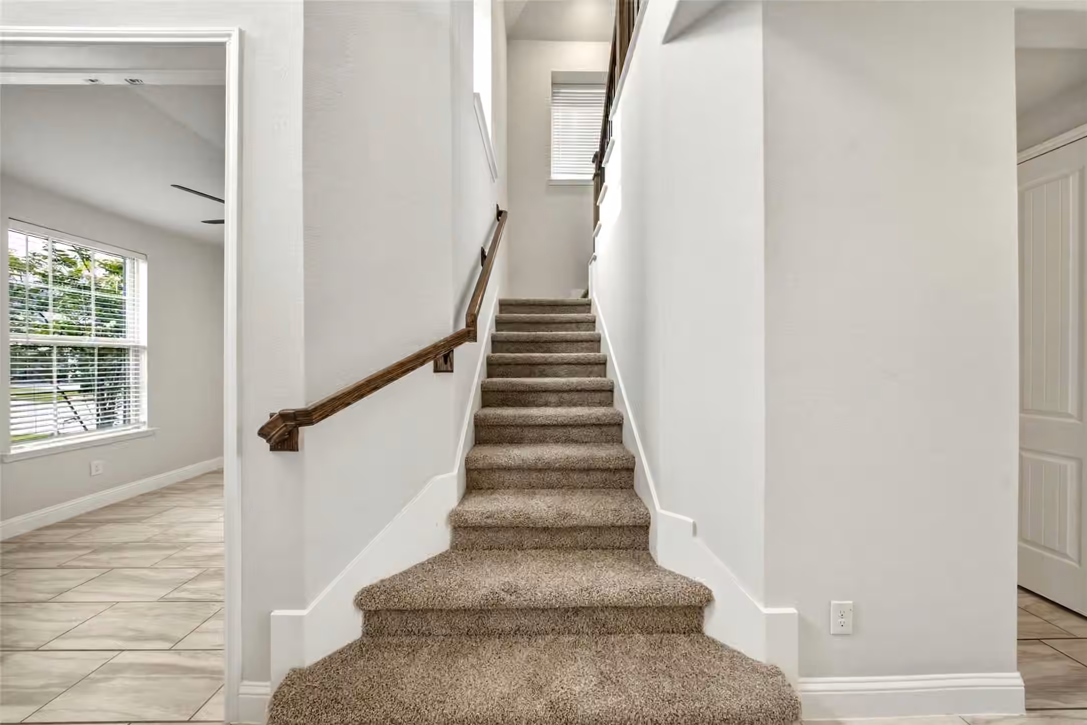 Photo 5 of 710 Turner Cove Court, La Porte, TX