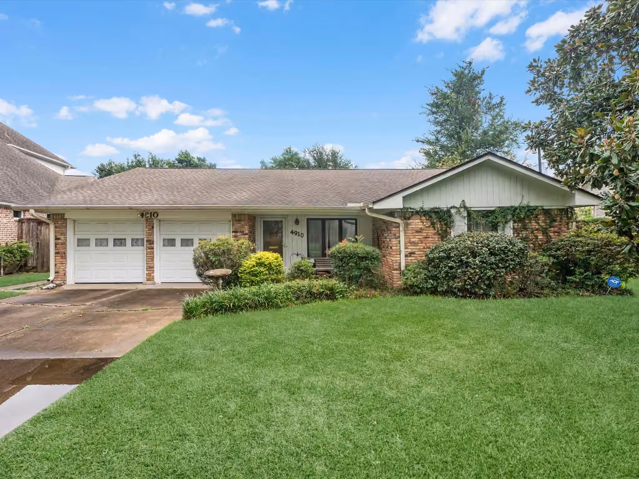 Photo of 4910 Yarwell Drive, Houston, TX