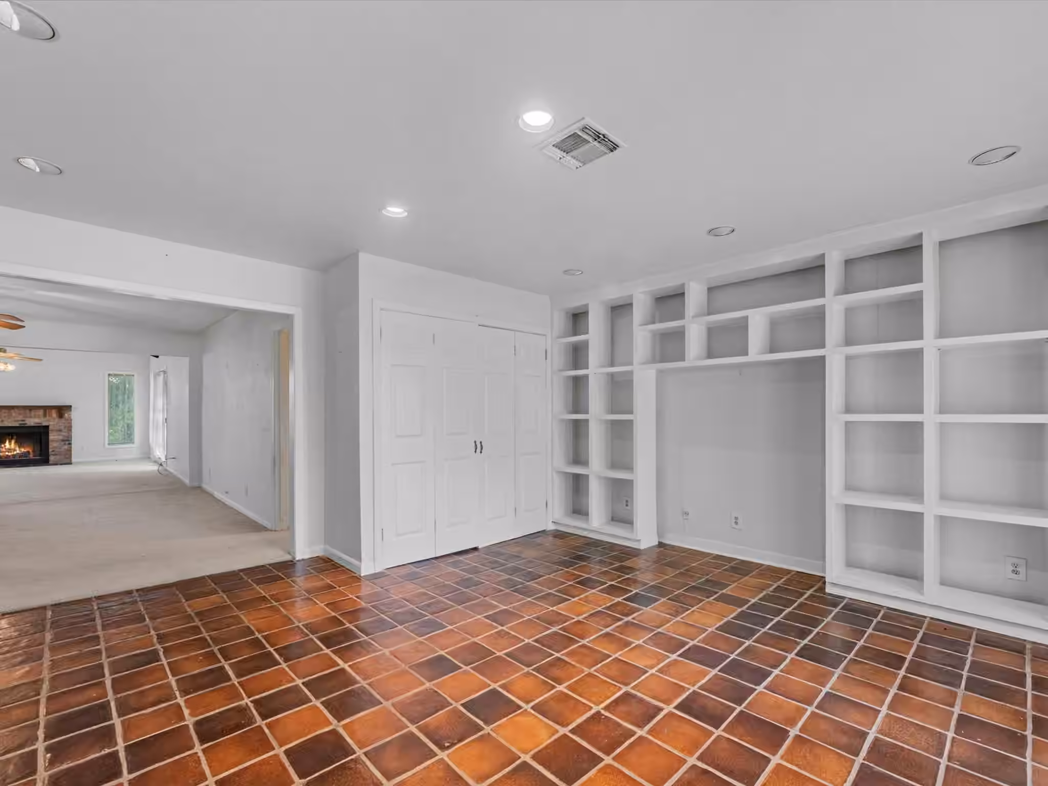 Photo 3 of 4910 Yarwell Drive, Houston, TX
