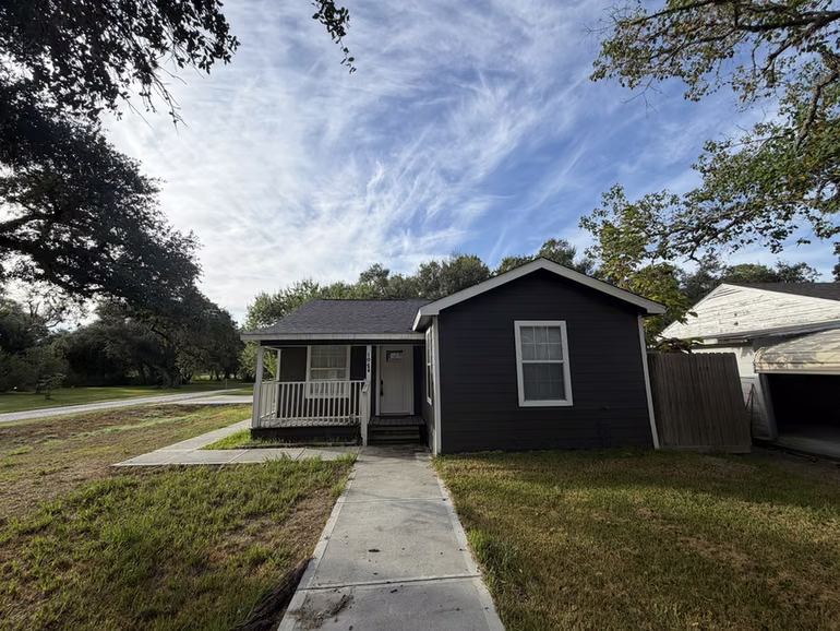 Photo of 104 Mesquite Street, Louise, TX