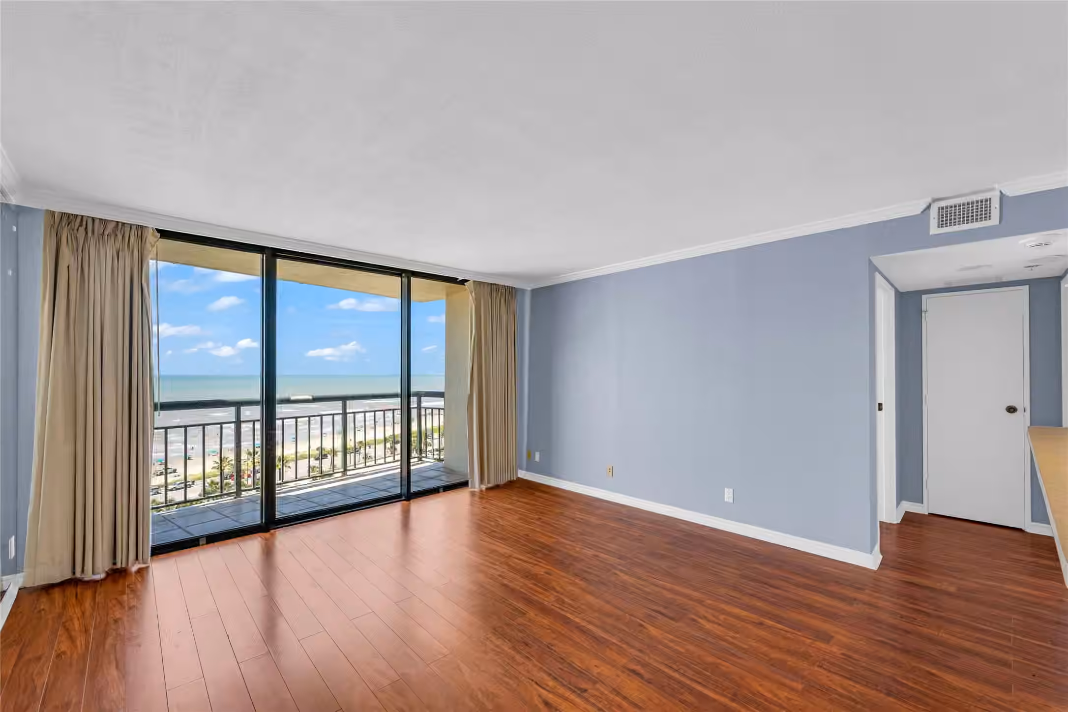 Photo 3 of 5220 Seawall Boulevard 1034, Galveston, TX