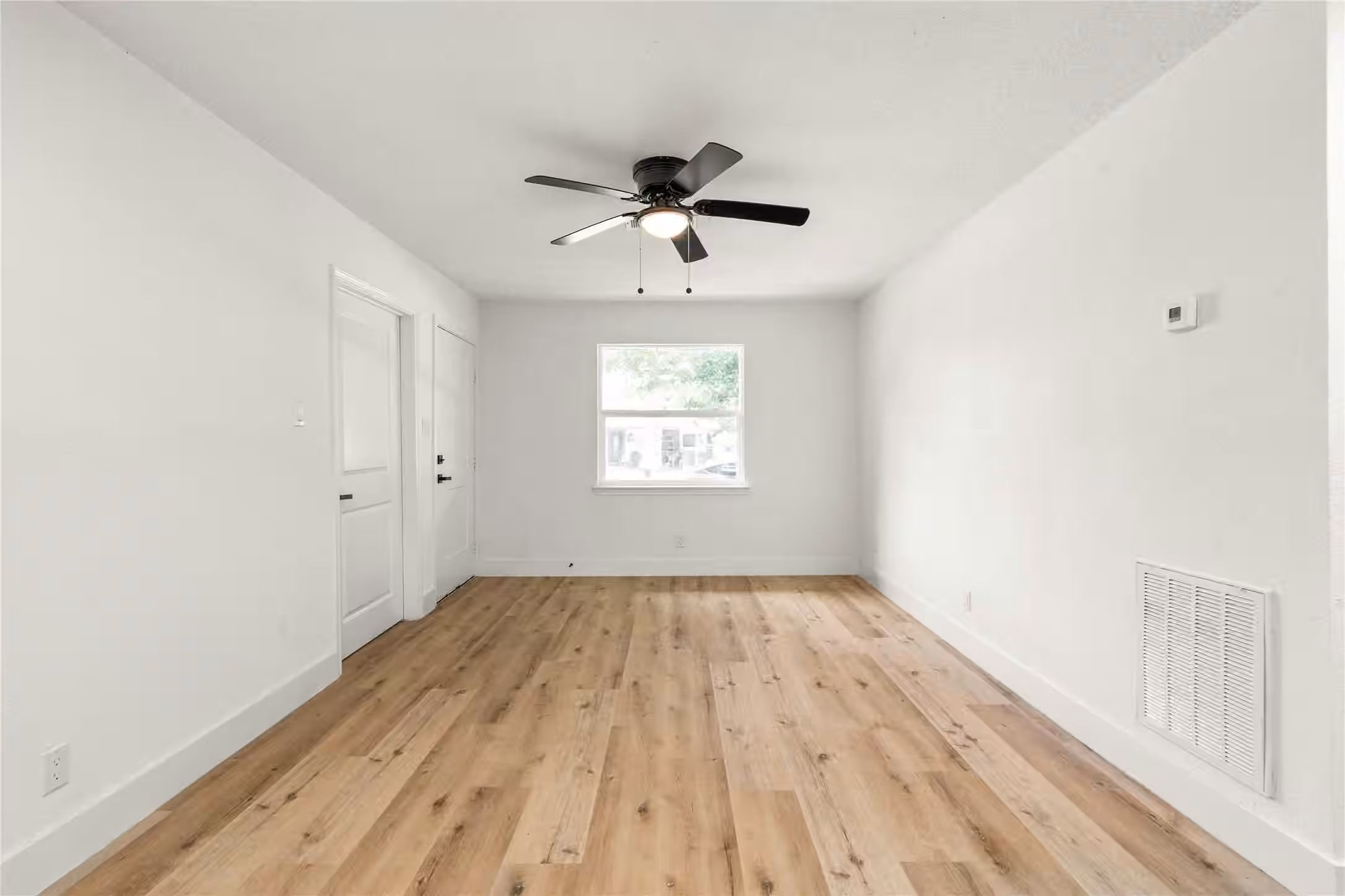 Photo 3 of 3048 Briarwick Lane, Houston, TX